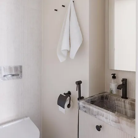 Grand Lotus 96 M2, Parveke, Parkkipaikka Apartman