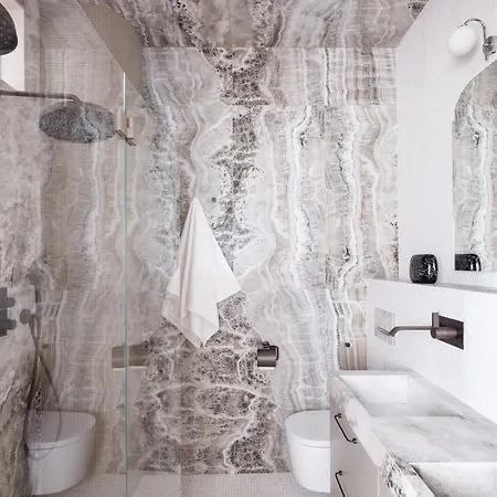 Grand Lotus 96 M2, Parveke, Parkkipaikka Helsínquia